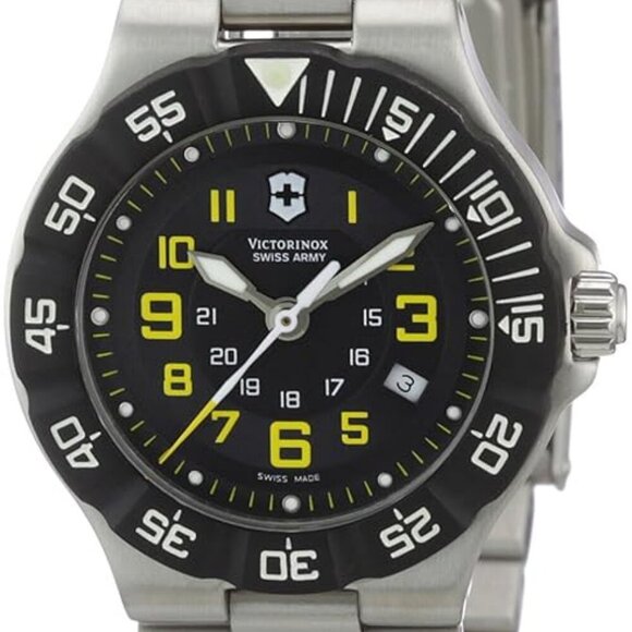 Victorinox Swiss Army Watch 241417 Black Face Yellow Numbers - Picture 4 of 5